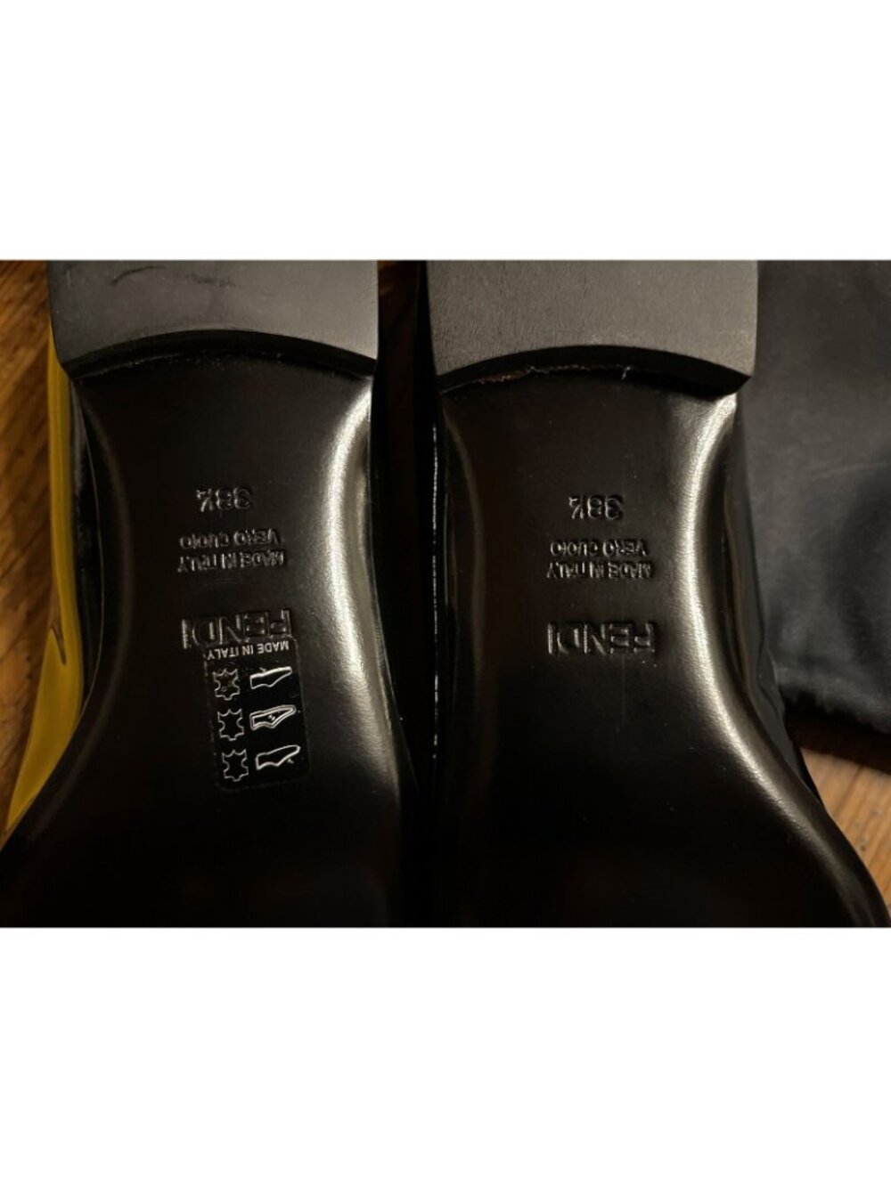 Fendi Flat Patent Leather Black 38.5 EUR 8.5 US New In Box - Picture 2 of 4